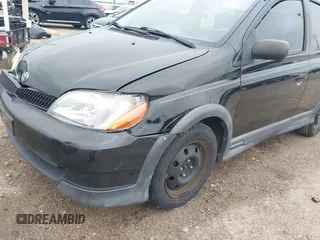 2000 Toyota ECHO z VIN JTDBT1231Y0098187, wystawiony jako IAAI lot #41611994 z przebiegiem 94 750 mil mil oraz . Historia ofert i sprzedaży dostępna na DreamBid. Obrazek 6.