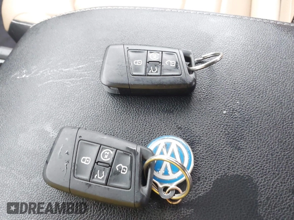2020 Volkswagen Atlas SEL Premium z VIN 1V2NE2CA6LC219893, wystawiony jako IAAI lot #42252993 z przebiegiem 65 293 mil mil oraz . Historia ofert i sprzedaży dostępna na DreamBid. Obrazek 11.