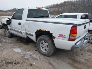 1999 Chevrolet Silverado 1500 LS with VIN 1GCEK14T2XZ125789, listed as a IAAI auction lot 40958507 with 178,496 mi miles. Bid and sale history available at carsss.com. Image 3.
