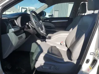 2014 Toyota Highlander XLE with VIN 5TDJKRFH2ES068322, listed as a Copart auction lot 41780005 with 141,720 mi miles and Salvage Title. Bid and sale history available at carsss.com. Image 7.
