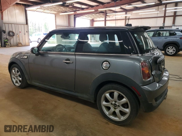 2010 MINI Hardtop S with VIN WMWMF7C59ATW88691, listed as a Copart auction lot 51974255 with Not Provided miles and Clean Title. Bid and sale history available at DreamBid. Image 2.