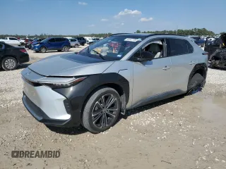 2023 Toyota bZ4X XLE z VIN JTMABACA5PA025151, wystawiony jako Copart lot #50241795 z przebiegiem 28 477 mil mil oraz Szkoda całkowita • Salvage title. Historia ofert i sprzedaży dostępna na DreamBid. Obrazek 1.