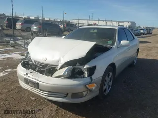 2001 Lexus ES 300 with VIN JT8BF28G010328457, listed as a IAAI auction lot 41284198 with 161,137 mi miles. Bid and sale history available at carsss.com. Image 17.