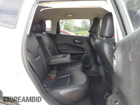 2019 Jeep Compass Limited z VIN 3C4NJDCB7KT678838, wystawiony jako IAAI lot #42193400 z przebiegiem 88 385 mil mil oraz . Historia ofert i sprzedaży dostępna na DreamBid. Obrazek 8.