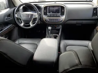 2022 GMC Canyon 4WD Denali with VIN 1GTG6EENXN1223923, listed as a Copart auction lot 46673415 with 30,495 mi miles and Salvage Title. Bid and sale history available at carsss.com. Image 8.