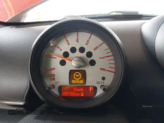 2012 MINI Countryman S with VIN WMWZC5C51CWL56989, listed as a IAAI auction lot 42195253 with 105,750 mi miles and . Bid and sale history available at DreamBid. Image 7.
