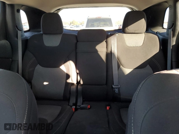 2018 Jeep Cherokee Latitude с VIN 1C4PJLCB2JD620255, выставлен на аукционе Copart как лот 86586724 с пробегом 72 798 миль миль и Списание • Salvage title. История ставок и продаж доступна на DreamBid. Изображение 10.