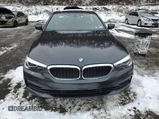 2019 BMW 5 Series 530i xDrive z VIN WBAJA7C52KWW22601, wystawiony jako Copart lot #43244135 z przebiegiem 99 958 mil mil oraz Szkoda całkowita • Salvage title. Historia ofert i sprzedaży dostępna na DreamBid. Obrazek 5.