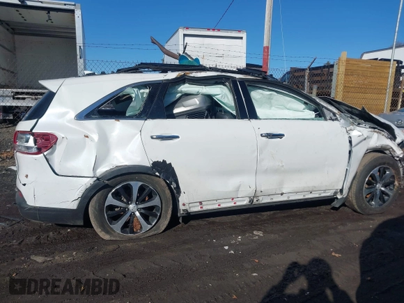 2017 Kia Sorento EX V6 with VIN 5XYPH4A55HG257251, listed as a IAAI auction lot 41406295 with 180,305 mi miles. Bid and sale history available at carsss.com. Image 14.