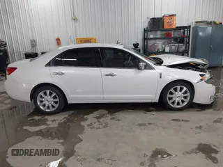 2011 Lincoln MKZ with VIN 3LNHL2GC9BR761467, listed as a IAAI auction lot 41939881 with 137,881 mi miles and . Bid and sale history available at DreamBid. Image 14.