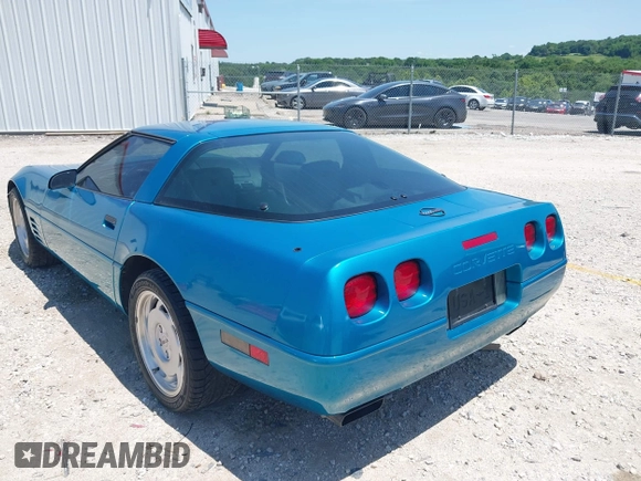 1992 Chevrolet Corvette z VIN 1G1YY23P6N5111770, wystawiony jako IAAI lot #42366542 z przebiegiem 39 505 mil mil oraz . Historia ofert i sprzedaży dostępna na DreamBid. Obrazek 3.