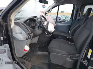 2017 Ford Transit XL с VIN 1FBZX2ZM8HKB08231, выставлен на аукционе IAAI как лот 41422653 с пробегом Не указан миль и . История ставок и продаж доступна на DreamBid. Изображение 5.