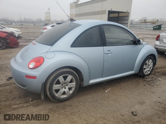 2010 Volkswagen Beetle with VIN 3VWRW3AG3AM012593, listed as a Copart auction lot 42587655 with 86,246 mi miles and Salvage title. Bid and sale history available at DreamBid. Image 3.