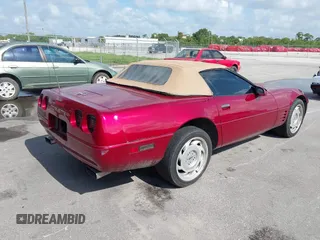 1991 Chevrolet Corvette z VIN 1G1YY3382M5116414, wystawiony jako IAAI lot #42219110 z przebiegiem Nie podano mil oraz . Historia ofert i sprzedaży dostępna na DreamBid. Obrazek 4.
