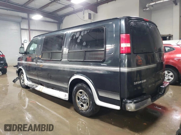 2004 GMC Savana Cargo Van YF7 Upfitter with VIN 1GDFG15T041147283, listed as a Copart auction lot 82193844 with 264,051 mi miles and Salvage Title. Bid and sale history available at carsss.com. Image 2.