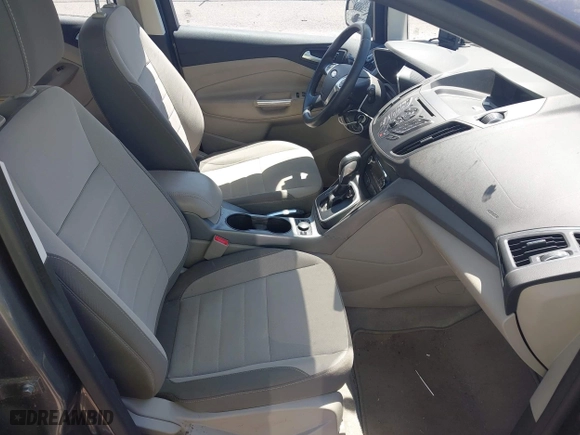 2013 Ford C-Max Hybrid SE with VIN 1FADP5AU7DL550589, listed as a IAAI auction lot 42107729 with 114,796 mi miles. Bid and sale history available at carsss.com. Image 5.