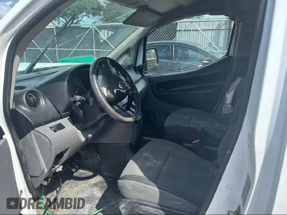 2019 Nissan NV200 SV z VIN 3N6CM0KNOKK712124, wystawiony jako IAAI lot #42763984 z przebiegiem 148 499 mil mil oraz . Historia ofert i sprzedaży dostępna na DreamBid. Obrazek 5.
