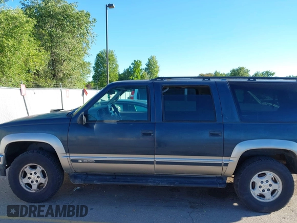 1999 Chevrolet Suburban с VIN 1GNFK16R0XJ319717, выставлен на аукционе IAAI как лот 42710366 с пробегом 275 908 миль миль и . История ставок и продаж доступна на DreamBid. Изображение 6.