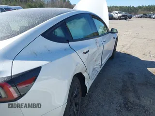 2025 Tesla Model 3 Long Range with VIN 5YJ3E1EA7SF923943, listed as a IAAI auction lot 42040876 with 1,547 mi miles and . Bid and sale history available at DreamBid. Image 6.