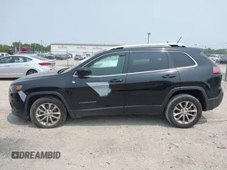 2019 Jeep Cherokee Latitude z VIN 1C4PJLCB2KD114541, wystawiony jako IAAI lot #42399685 z przebiegiem 174 052 mil mil oraz . Historia ofert i sprzedaży dostępna na DreamBid. Obrazek 14.