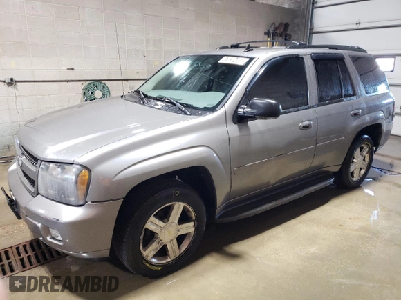 2008 Chevrolet TrailBlazer LT w/3LT with VIN 1GNDT13S282236958, listed as a Copart auction lot 47830495 with 220,677 mi miles and Clean Title. Bid and sale history available at carsss.com. Image 1.