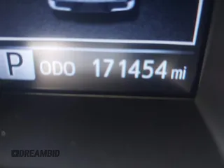 2018 Toyota Tacoma SR z VIN 5TFSX5EN3JX058375, wystawiony jako IAAI lot #42115157 z przebiegiem 171 454 mil mil oraz . Historia ofert i sprzedaży dostępna na DreamBid. Obrazek 16.