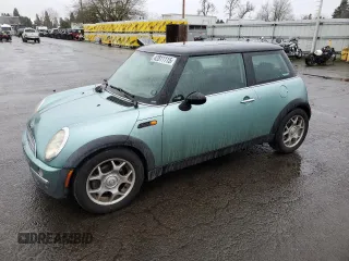 2002 MINI Hardtop with VIN WMWRC33482TC36332, listed as a Copart auction lot 42811115 with 203,708 mi miles and Salvage Title. Bid and sale history available at DreamBid. Image 1.