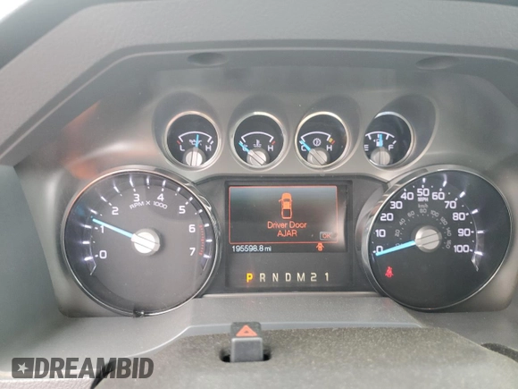 2015 Ford F-250 XLT z VIN 1FT7X2B60FEB85184, wystawiony jako Copart lot #56344665 z przebiegiem 195 598 mil mil oraz Szkoda całkowita • Salvage title. Historia ofert i sprzedaży dostępna na DreamBid. Obrazek 9.