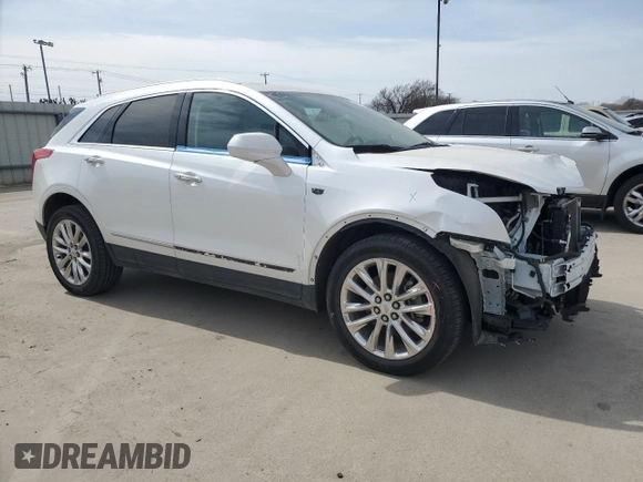 2019 Cadillac XT5 Premium Luxury FWD z VIN 1GYKNERS6KZ230100, wystawiony jako Copart lot #46347885 z przebiegiem 40 188 mil mil oraz Szkody całkowita. Historia ofert i sprzedaży dostępna na DreamBid. Obrazek 4.