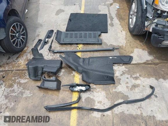 2019 Jeep Wrangler Unlimited Sport S with VIN 1C4HJXDN3KW689739, listed as a IAAI auction lot 42358604 with 73,271 mi miles and . Bid and sale history available at DreamBid. Image 12.