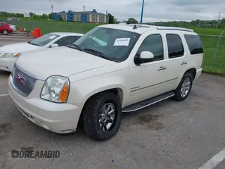 2013 GMC Yukon Denali z VIN 1GKS2EEF4DR358429, wystawiony jako IAAI lot #42182845 z przebiegiem 161 020 mil mil oraz . Historia ofert i sprzedaży dostępna na DreamBid. Obrazek 18.