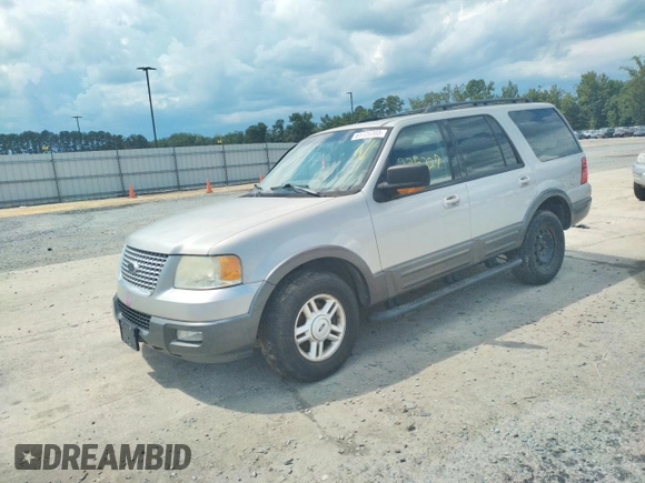 2006 Ford Expedition Special Service with VIN 1FMFU15506LA10037, listed as a Copart auction lot 61726303 with 225,227 mi miles and Salvage Title. Bid and sale history available at carsss.com. Image 1.