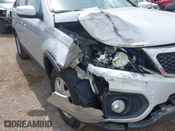2012 Kia Sorento LX with VIN 5XYKT4A6XCG217290, listed as a IAAI auction lot 42159310 with 277,848 mi miles. Bid and sale history available at carsss.com. Image 6.