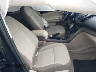 2014 Ford Escape SE с VIN 1FMCU0GX3EUC38084, выставлен на аукционе IAAI как лот 38231507 с пробегом 157 955 миль миль и . История ставок и продаж доступна на DreamBid. Изображение 5.
