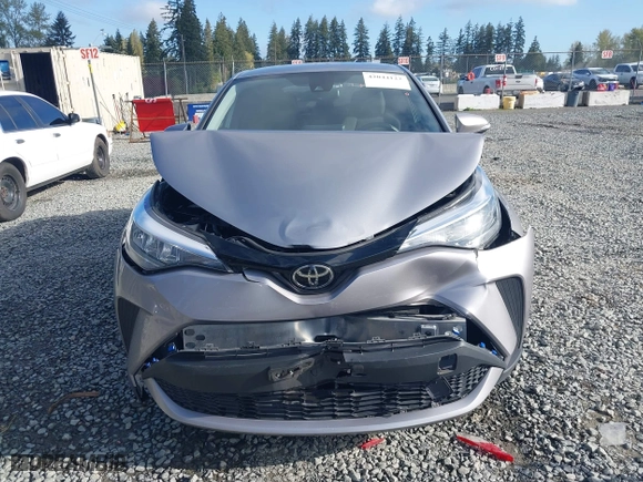 2020 Toyota C-HR LE with VIN JTNKHMBXXL1077939, listed as a IAAI auction lot 42044122 with 47,140 mi miles. Bid and sale history available at carsss.com. Image 12.