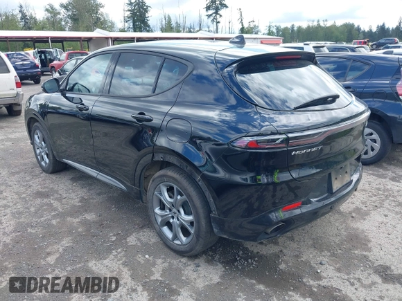 2024 Dodge Hornet R/T z VIN ZACPDFCW9R3A32594, wystawiony jako IAAI lot #42312913 z przebiegiem 22 544 mil mil oraz . Historia ofert i sprzedaży dostępna na DreamBid. Obrazek 3.