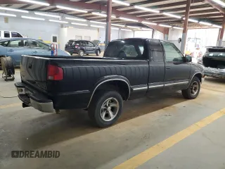 2001 Chevrolet S-10 LS with VIN 1GCCS19W518137894, listed as a Copart auction lot 51123925 with Not Provided miles and Salvage Title. Bid and sale history available at DreamBid. Image 3.
