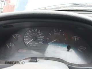 1995 Ford Mustang z VIN 1FALP4046SF207937, wystawiony jako IAAI lot #42222338 z przebiegiem 228 850 mil mil oraz . Historia ofert i sprzedaży dostępna na DreamBid. Obrazek 7.
