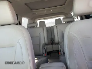 2018 GMC Acadia SLT z VIN 1GKKNMLS3JZ124800, wystawiony jako Copart lot #56323795 z przebiegiem 184 070 mil mil oraz Szkoda całkowita • Salvage title. Historia ofert i sprzedaży dostępna na DreamBid. Obrazek 10.
