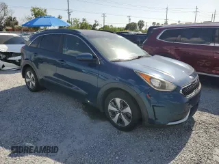 2017 Kia Niro LX with VIN KNDCB3LC9H5034385, listed as a Copart auction lot 52816285 with 101,713 mi miles and Clean Title. Bid and sale history available at DreamBid. Image 4.