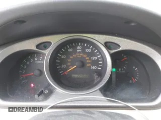 2003 Toyota Highlander z VIN JTEHF21A930120092, wystawiony jako IAAI lot #41857752 z przebiegiem 229 609 mil mil oraz . Historia ofert i sprzedaży dostępna na DreamBid. Obrazek 7.