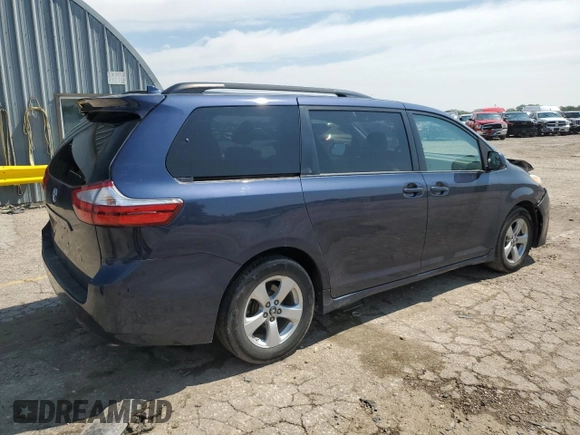 2018 Toyota Sienna LE Auto Access Seat with VIN 5TDKZ3DC5JS937221, listed as a Copart auction lot 59595765 with 118,790 mi miles and Salvage title. Bid and sale history available at DreamBid. Image 3.