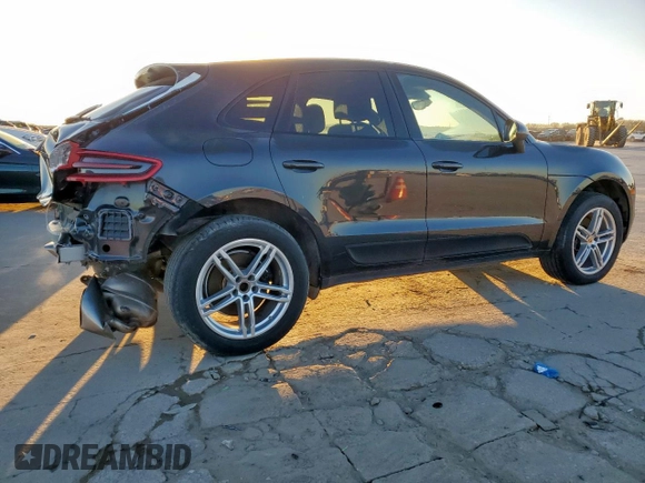 2018 Porsche Macan with VIN WP1AA2A50JLB22704, listed as a Copart auction lot 44987625 with 37,370 mi miles and Salvage title. Bid and sale history available at DreamBid. Image 3.