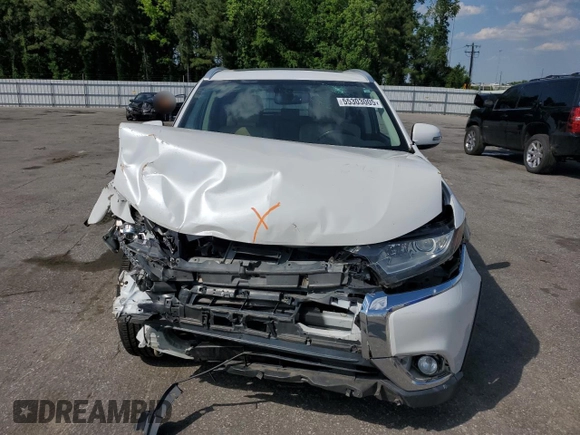 2017 Mitsubishi Outlander SE z VIN JA4AD3A38HZ005421, wystawiony jako Copart lot #55303005 z przebiegiem Nie podano mil oraz Szkoda całkowita • Salvage title. Historia ofert i sprzedaży dostępna na DreamBid. Obrazek 5.