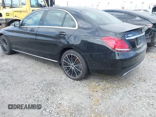 2019 Mercedes-Benz C 300 with VIN 55SWF8DBXKU303017, listed as a IAAI auction lot 41841700 with Not Provided miles and . Bid and sale history available at DreamBid. Image 3.