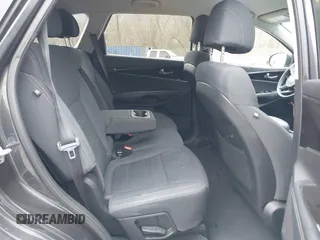 2017 Kia Sorento LX with VIN 5XYPGDA33HG333647, listed as a IAAI auction lot 41684357 with 93,841 mi miles. Bid and sale history available at carsss.com. Image 8.