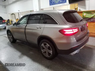 2019 Mercedes-Benz GLC 300 with VIN WDC0G4JB7KV162050, listed as a Copart auction lot 60563435 with 72,670 mi miles and Clean title. Bid and sale history available at DreamBid. Image 2.