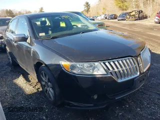 2012 Lincoln MKZ z VIN 3LNHL2GC6CR813803, wystawiony jako IAAI lot #41765231 z przebiegiem 183 292 mil mil oraz . Historia ofert i sprzedaży dostępna na DreamBid. Obrazek 1.
