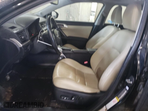 2013 Lexus CT 200h z VIN JTHKD5BH5D2168142, wystawiony jako Copart lot #56088715 z przebiegiem 198 249 mil mil oraz Szkoda całkowita • Salvage title. Historia ofert i sprzedaży dostępna na DreamBid. Obrazek 7.