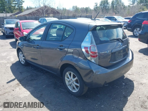 2014 Toyota Prius One z VIN JTDKDTB32E1070932, wystawiony jako IAAI lot #41950966 z przebiegiem 93 952 mil mil oraz . Historia ofert i sprzedaży dostępna na DreamBid. Obrazek 3.